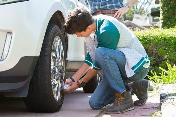 Why do tires need air?